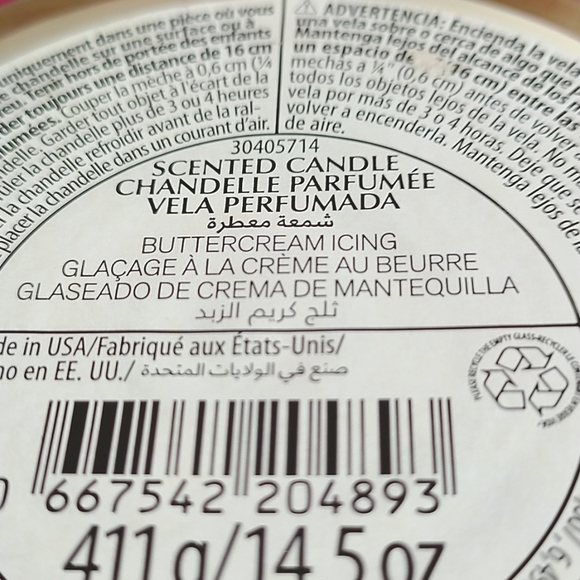 HTF🔥Bath & Body Works Buttercream Icing 3-Wick Candle🧁 - Picture 4 of 4